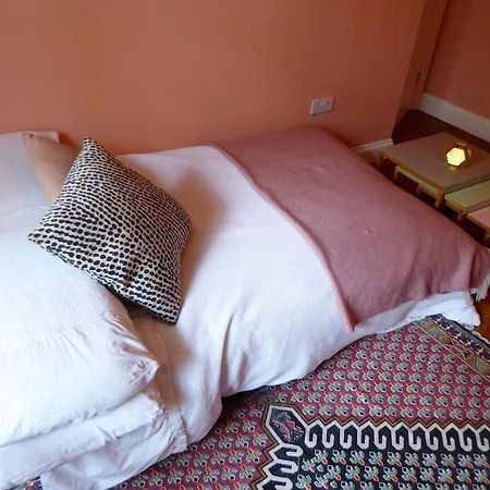Stylish And Colourful Flat Minutes From The Beach Margate Zewnętrze zdjęcie