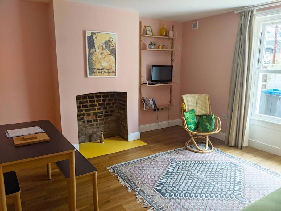 Stylish And Colourful Flat Minutes From The Beach Margate Zewnętrze zdjęcie