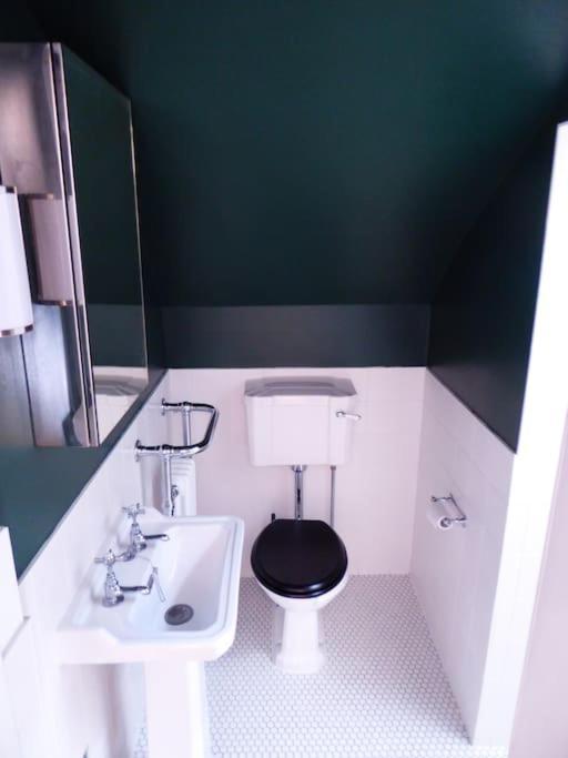 Stylish And Colourful Flat Minutes From The Beach Margate Zewnętrze zdjęcie